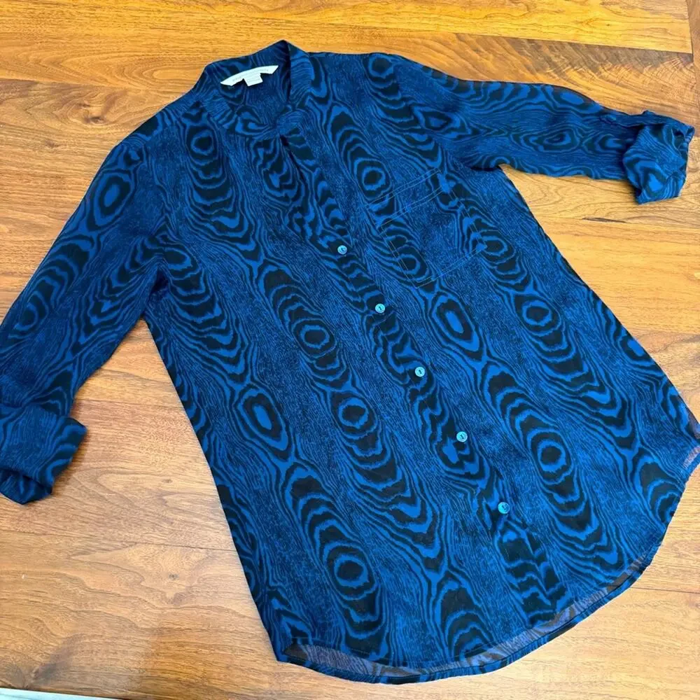 DIANE von FURSTENBERG Silk Blue Woodgrain Button-Up Shirt